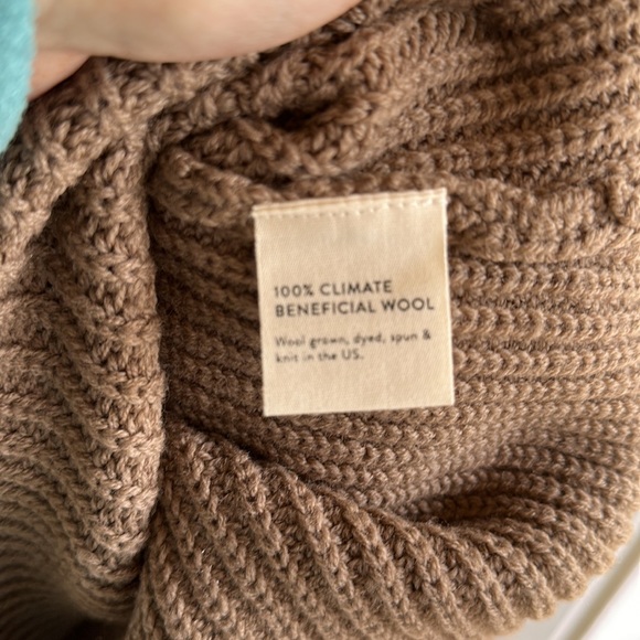 Elizabeth Suzann Raglan Sweater Climate Beneficial Wool - Picture 7 of 8